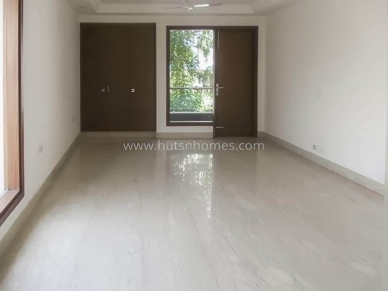 4 BHK Flat For Rent in Maharani Bagh