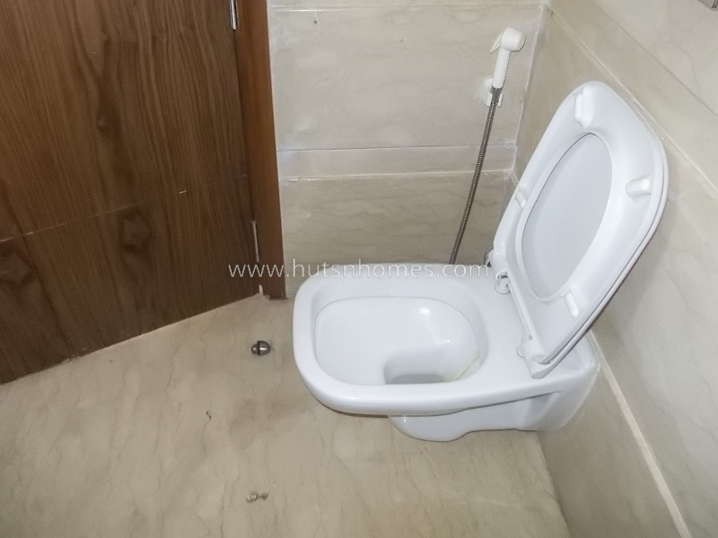 4 BHK Flat For Rent in Maharani Bagh