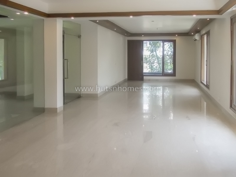 4 BHK Flat For Rent in Maharani Bagh