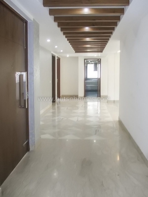 4 BHK Flat For Rent in Maharani Bagh