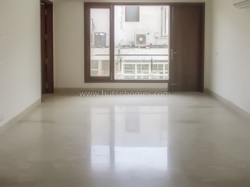 4 BHK Flat For Rent in Maharani Bagh
