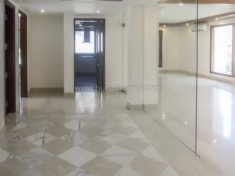 4 BHK Flat For Rent in Maharani Bagh