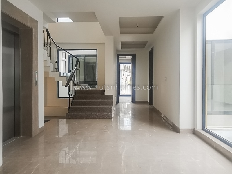 8 BHK Entire-Building For Rent in Anand Niketan