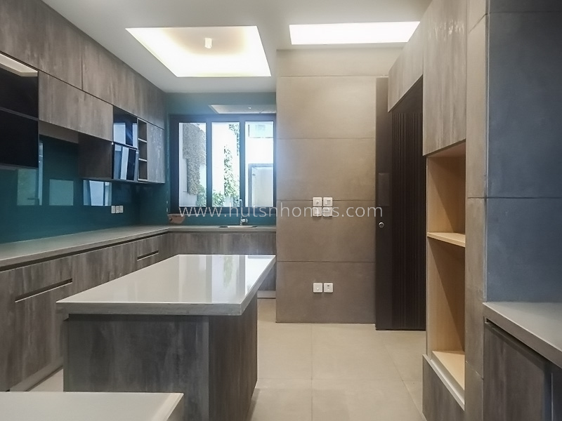 8 BHK Entire-Building For Rent in Anand Niketan