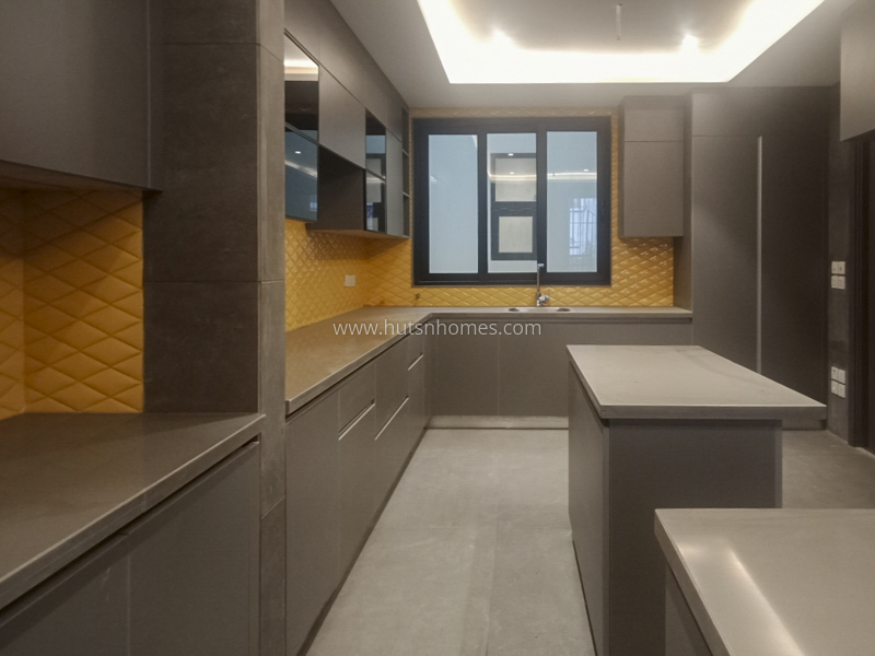 8 BHK Entire-Building For Rent in Anand Niketan