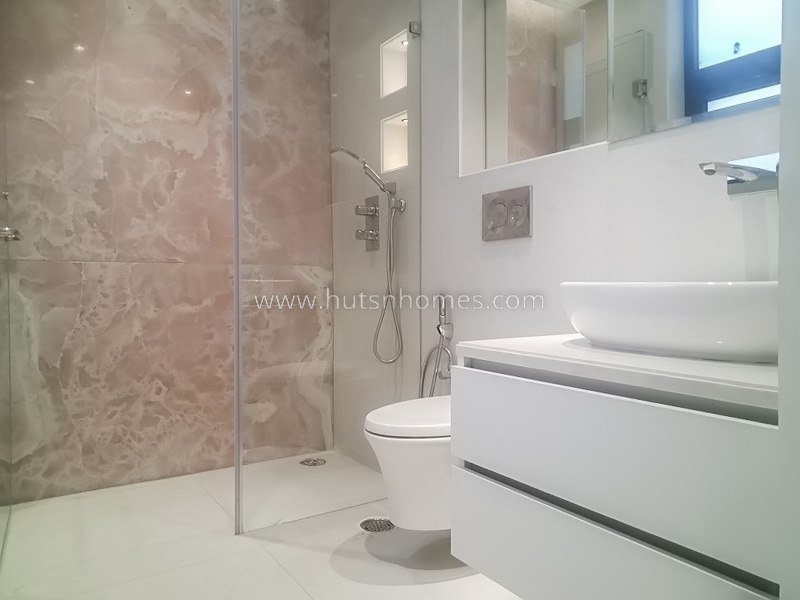 8 BHK Entire-Building For Rent in Anand Niketan