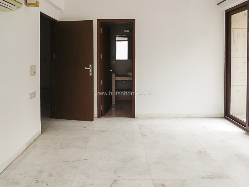 4 BHK Flat For Rent in Kalindi Colony
