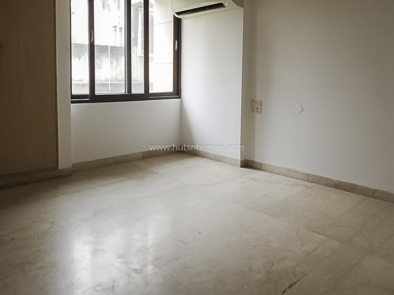 4 BHK Flat For Rent in Kalindi Colony