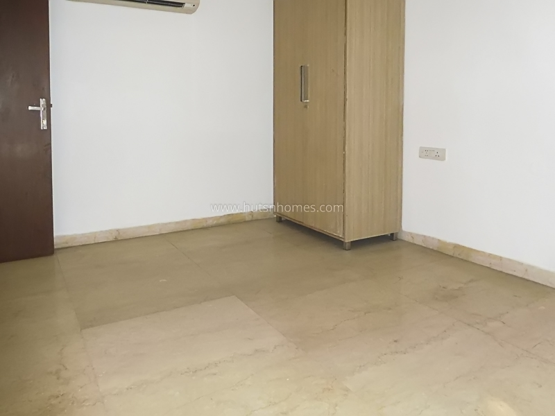 4 BHK Flat For Rent in Kalindi Colony