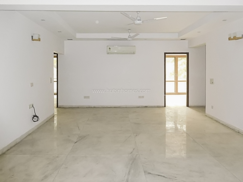 4 BHK Flat For Rent in Kalindi Colony