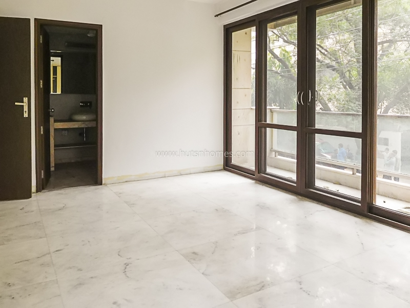 4 BHK Flat For Rent in Kalindi Colony
