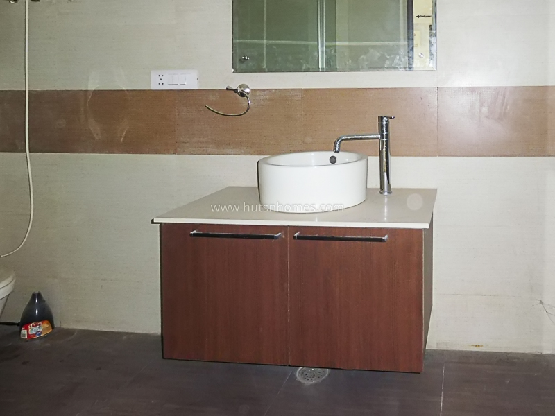 4 BHK Flat For Rent in Kalindi Colony