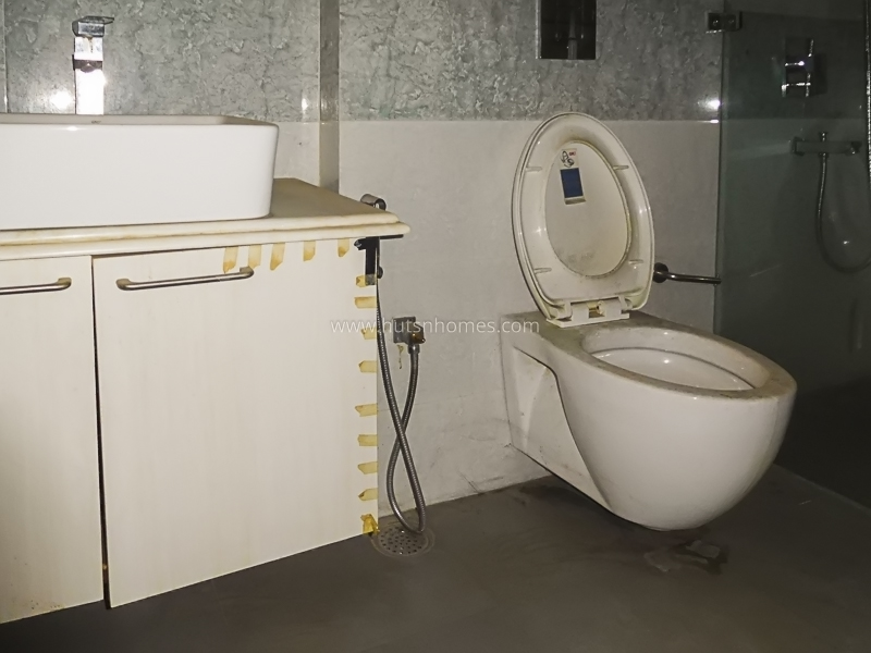 4 BHK Flat For Rent in Kalindi Colony