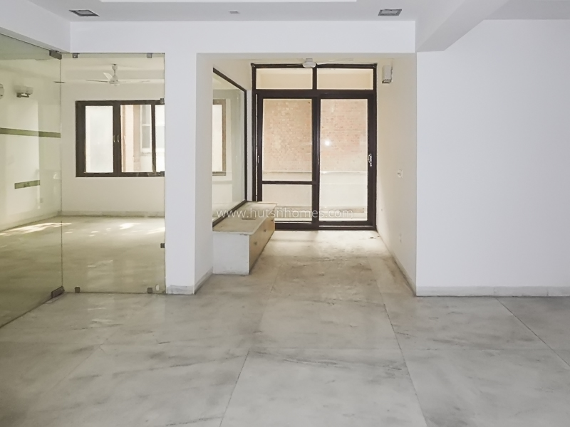4 BHK Flat For Rent in Kalindi Colony