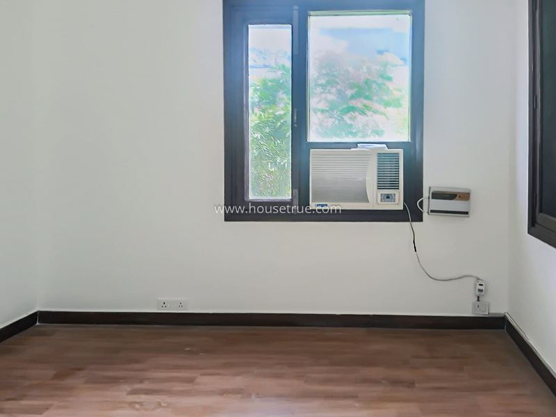 3 BHK Flat For Rent in Defence Colony