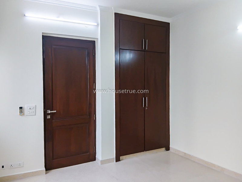 3 BHK Flat For Rent in Defence Colony
