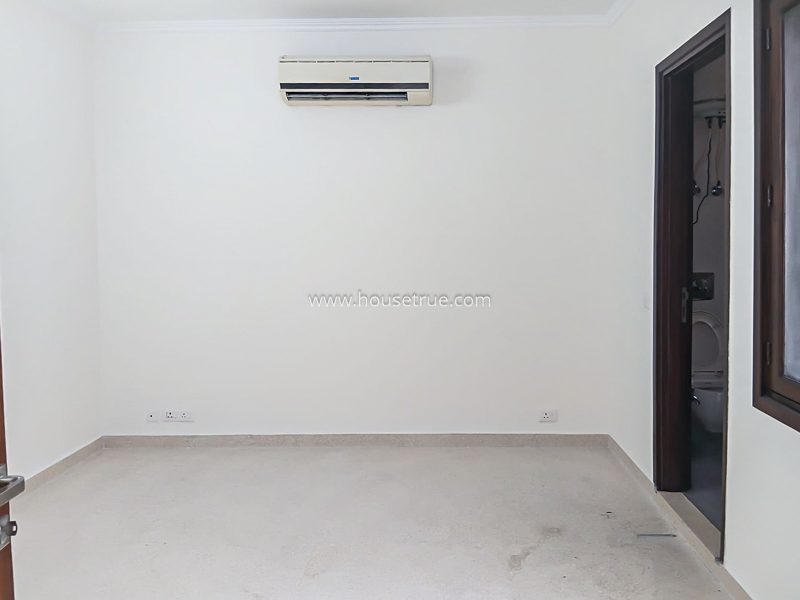 3 BHK Flat For Rent in Defence Colony
