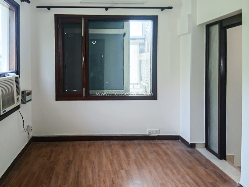 3 BHK Flat For Rent in Defence Colony