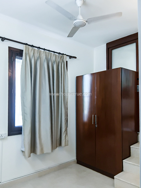 3 BHK Flat For Rent in Defence Colony