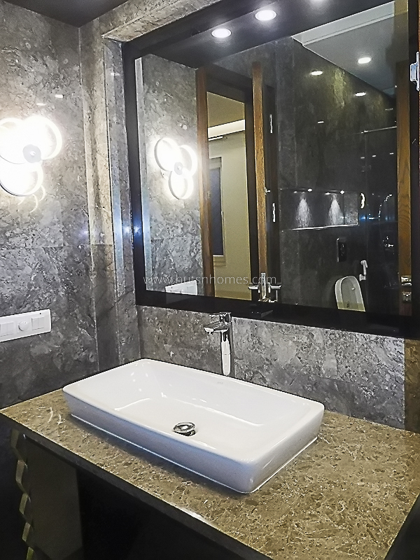 4 BHK Flat For Rent in Defence Colony