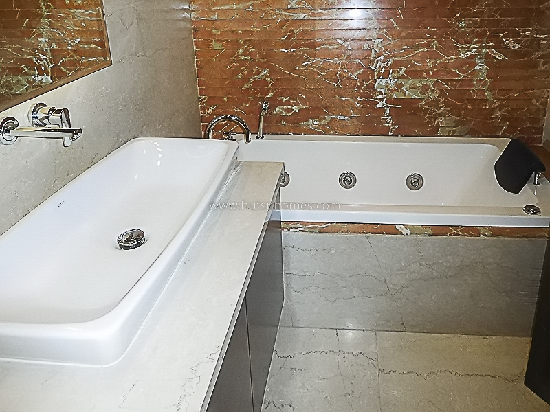 4 BHK Flat For Rent in Defence Colony