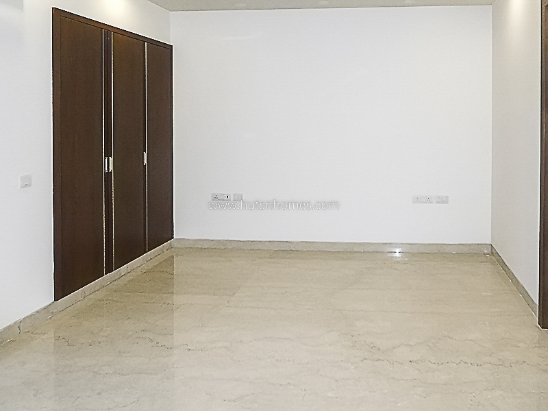 4 BHK Flat For Rent in Defence Colony