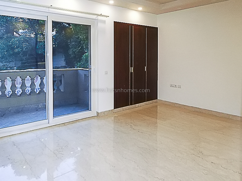 4 BHK Flat For Rent in Defence Colony