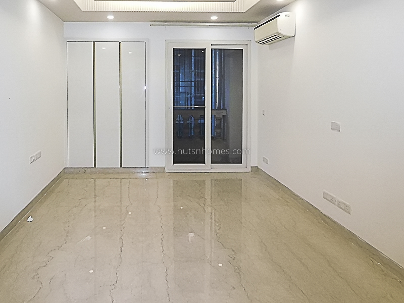 4 BHK Flat For Rent in Defence Colony