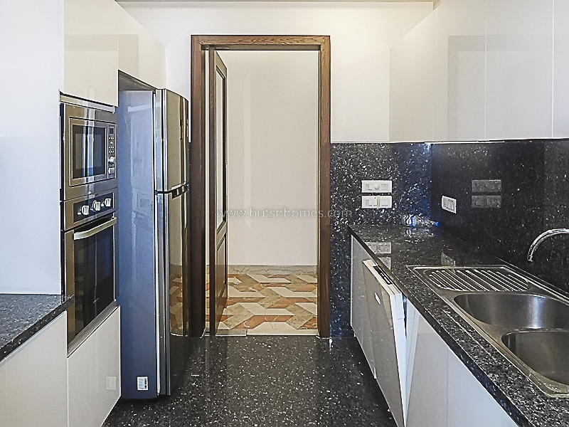 4 BHK Flat For Rent in Defence Colony