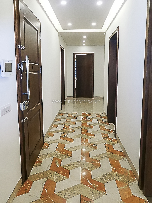 4 BHK Flat For Rent in Defence Colony