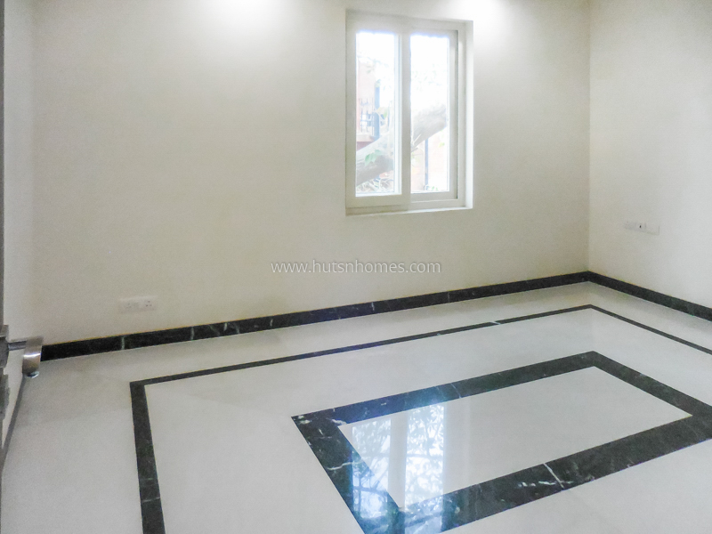 4 BHK Flat For Rent in Defence Colony