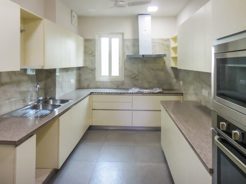 4 BHK Flat For Rent in Defence Colony