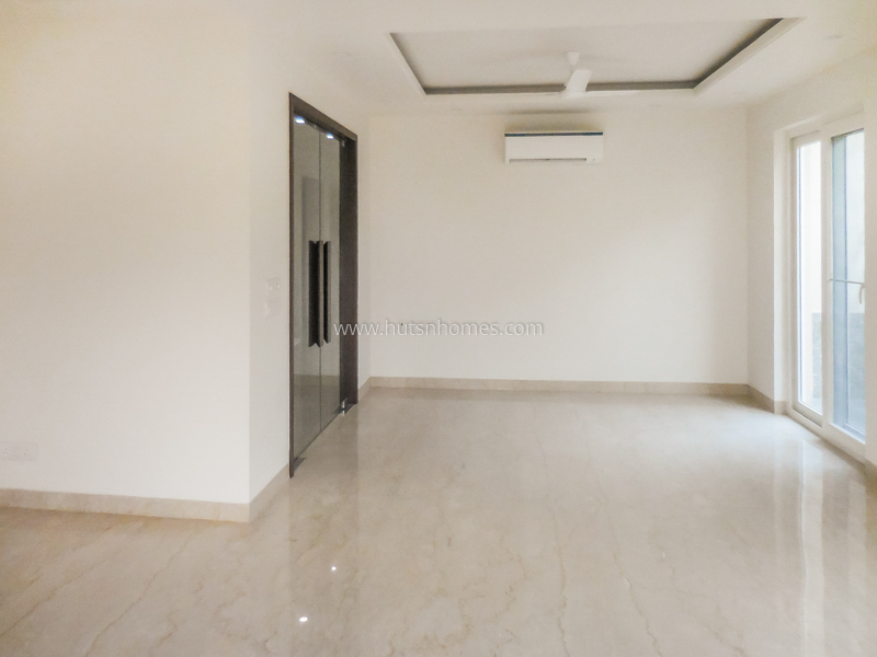 4 BHK Flat For Rent in Defence Colony