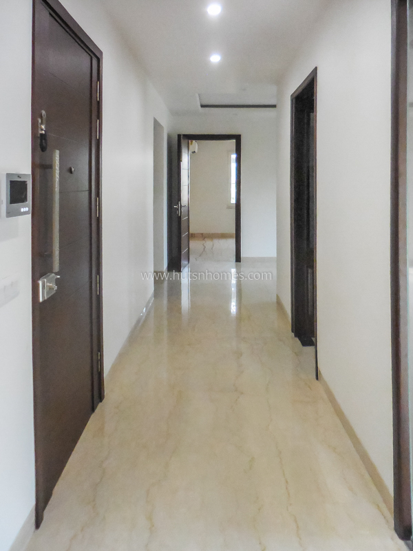 4 BHK Flat For Rent in Defence Colony