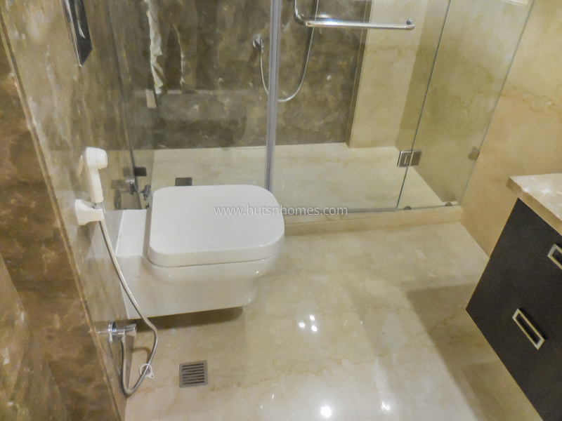 4 BHK Flat For Rent in Defence Colony
