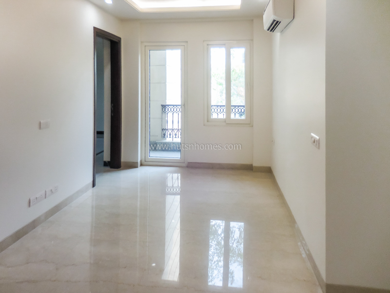 4 BHK Flat For Rent in Defence Colony
