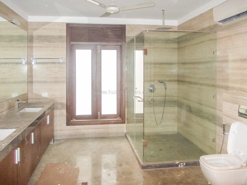 4 BHK Builder Floor For Rent in South Extension 2