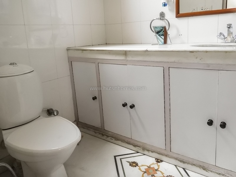 3 BHK Flat For Rent in Maharani Bagh