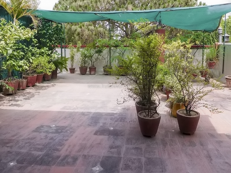 3 BHK Flat For Rent in Maharani Bagh