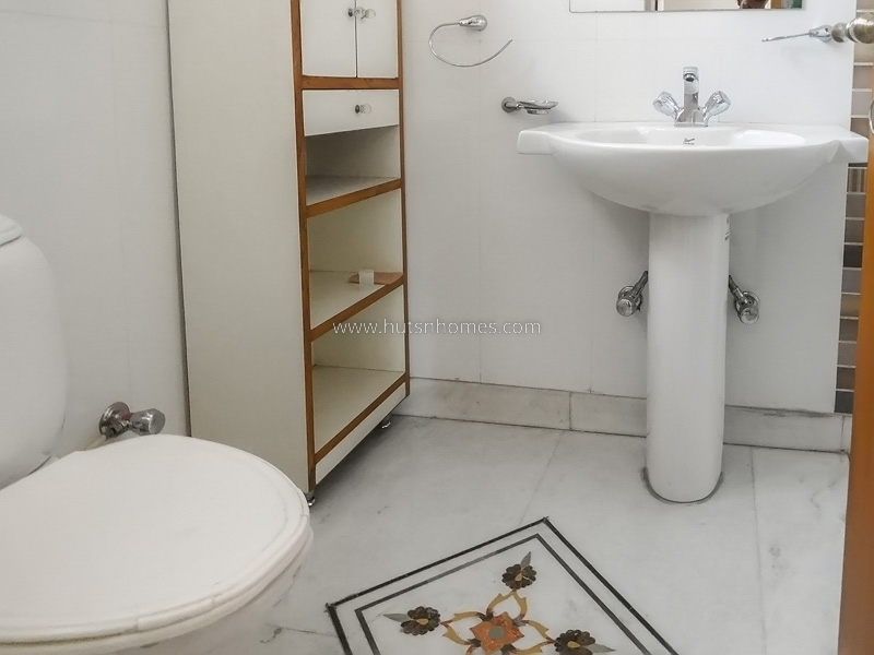 3 BHK Flat For Rent in Maharani Bagh