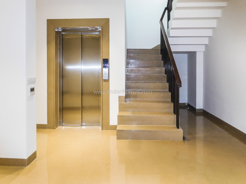 4 BHK Duplex For Rent in Vasant Vihar