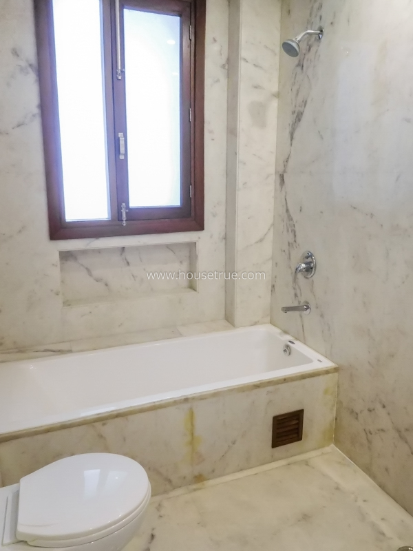 12 BHK Entire-Building For Rent in Defence Colony
