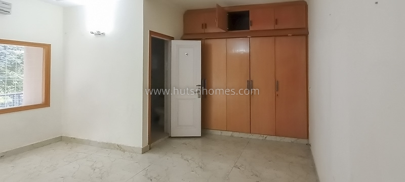 4 BHK House For Rent in Defence Colony