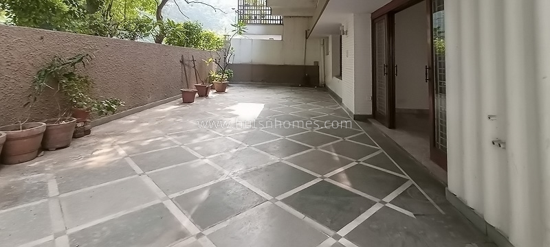 4 BHK House For Rent in Defence Colony