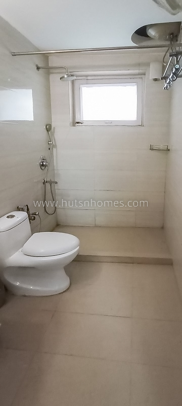 4 BHK House For Rent in Defence Colony