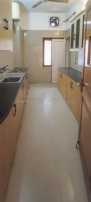 4 BHK House For Rent in Defence Colony