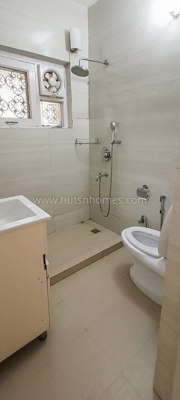 4 BHK House For Rent in Defence Colony