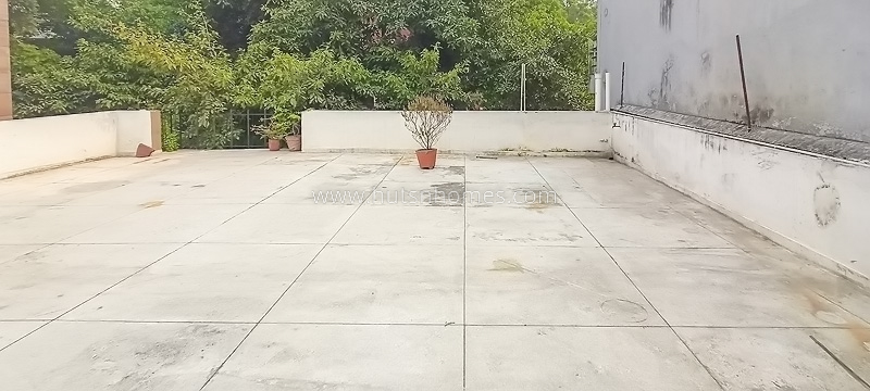 4 BHK House For Rent in Defence Colony