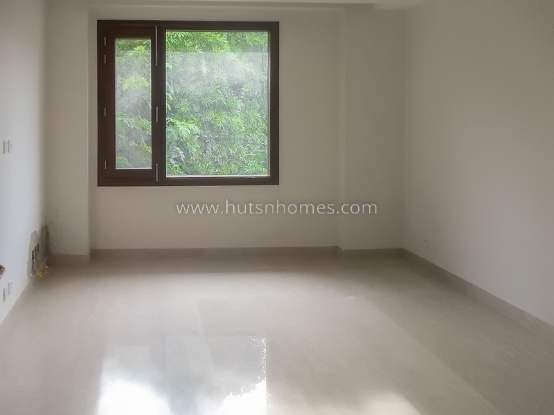 3 BHK Flat For Rent in Defence Colony