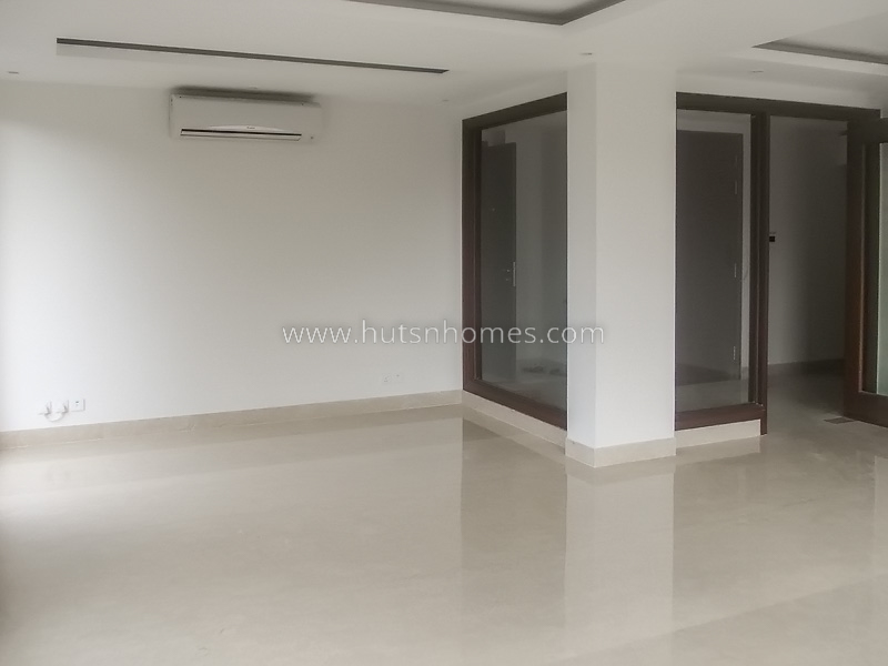 3 BHK Flat For Rent in Defence Colony